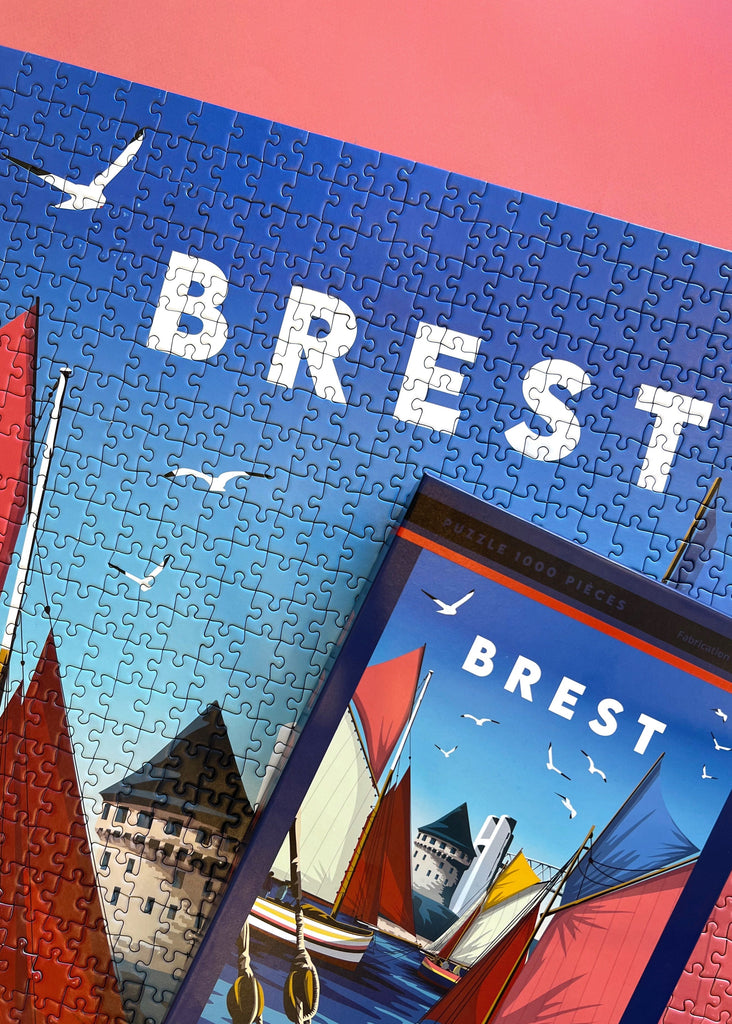 Puzzle 1000 pièces de voilier dans le port de Brest avec en arrière plan la Tour Tanguy et le pont de Recouvrance