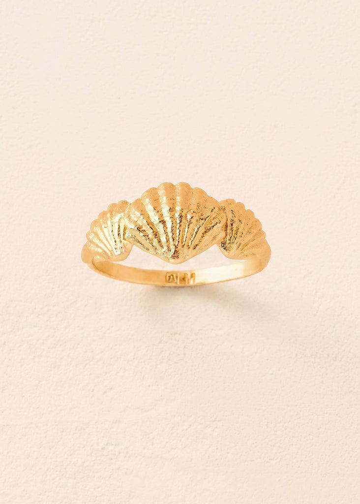 bague Almé dorée ornée de trois coquillages, Agapée – vue principale