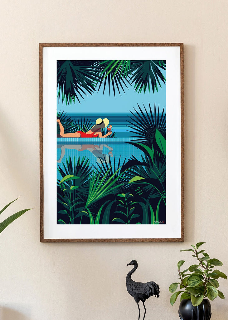 Affiche d'une femme au bord d'une piscine dans un décor tropical