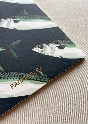 Illustrations de maquereaux sur un carnet de notes A5 de la marque Parallèle 48