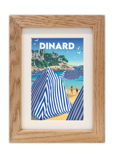 Carte postale des cabines de plage de Dinard avec un cadre en chêne