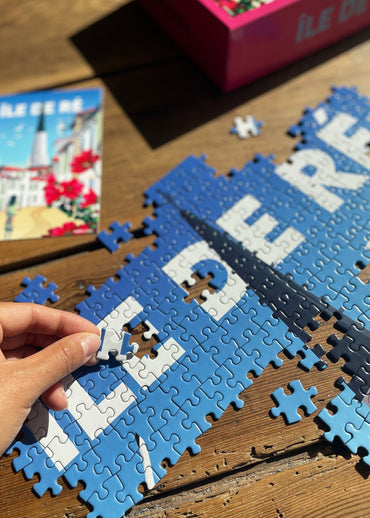 Idée cadeau : puzzle mille pièces de la marque bretonne Parallèle 48 représentant l'Île de Ré