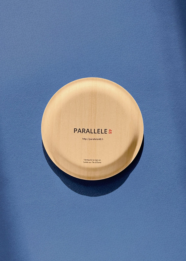 Mini plateau en bois de bouleau d'un homard bleu créé par la marque brestoise Parallèle 48 et fabriqué en Suède