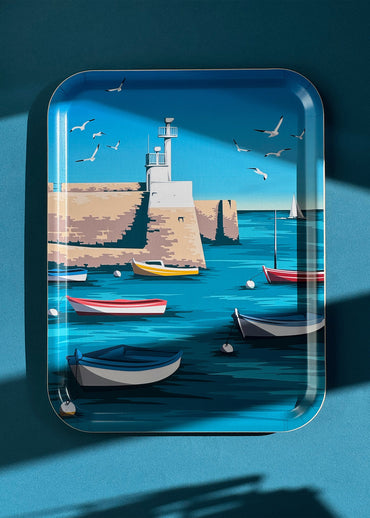 Plateau représentant un paysage de l'île de Molène, imaginé par la marque bretonne Parallèle 48 : idéal pour un cadeau !