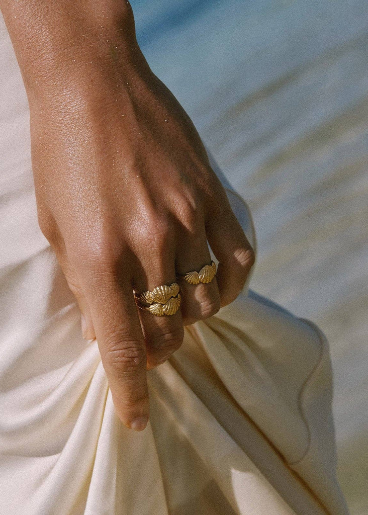 bague Almé dorée ornée de trois coquillages, Agapée – photo complémentaire 5