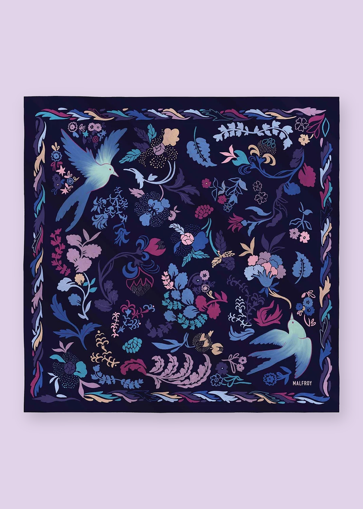 Carré Jardin d’hiver bleu marine Maison Malfroy à plat sur fond lavande, illustration originale