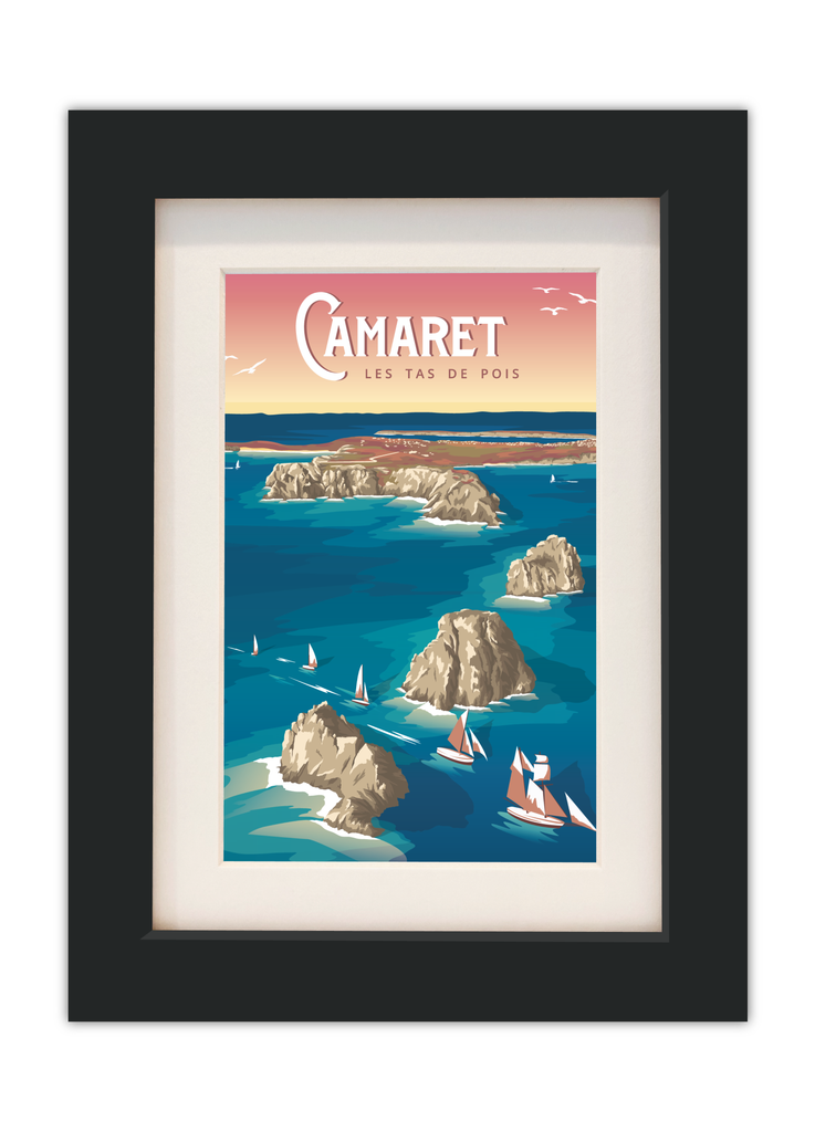 Carte postale des tas de pois à Camaret avec un cadre noir