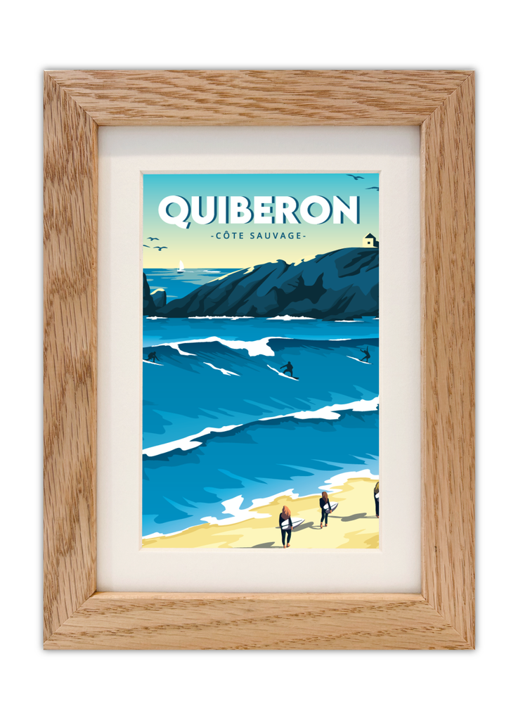 Carte postale de surfeurs sur la côte sauvage de Quiberon avec un cadre chêne